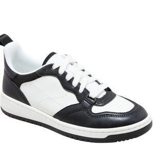 Wild Fable Black and White Sneakers